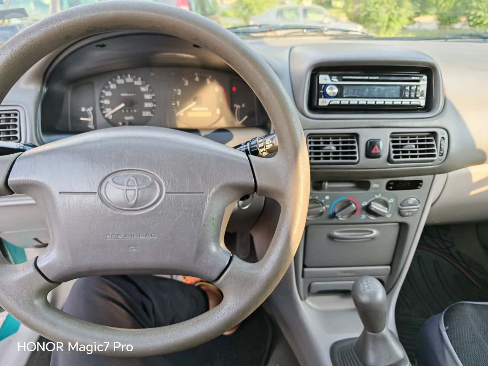 Toyota Corolla Toyota Corolla 1.3i 86 к.с. Климатик / Поддържана, снимка 8 - Автомобили и джипове - 55007393