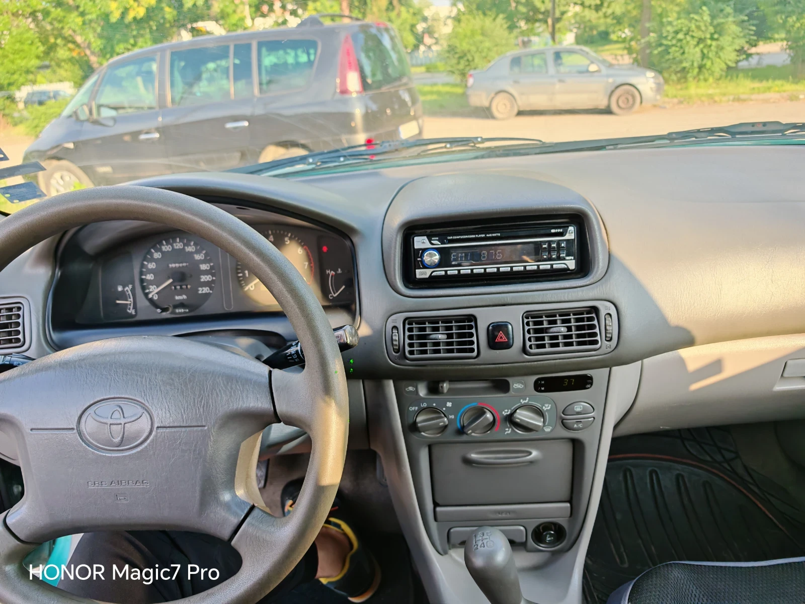 Toyota Corolla Toyota Corolla 1.3i 86 к.с. Климатик / Поддържана, снимка 9 - Автомобили и джипове - 55007393