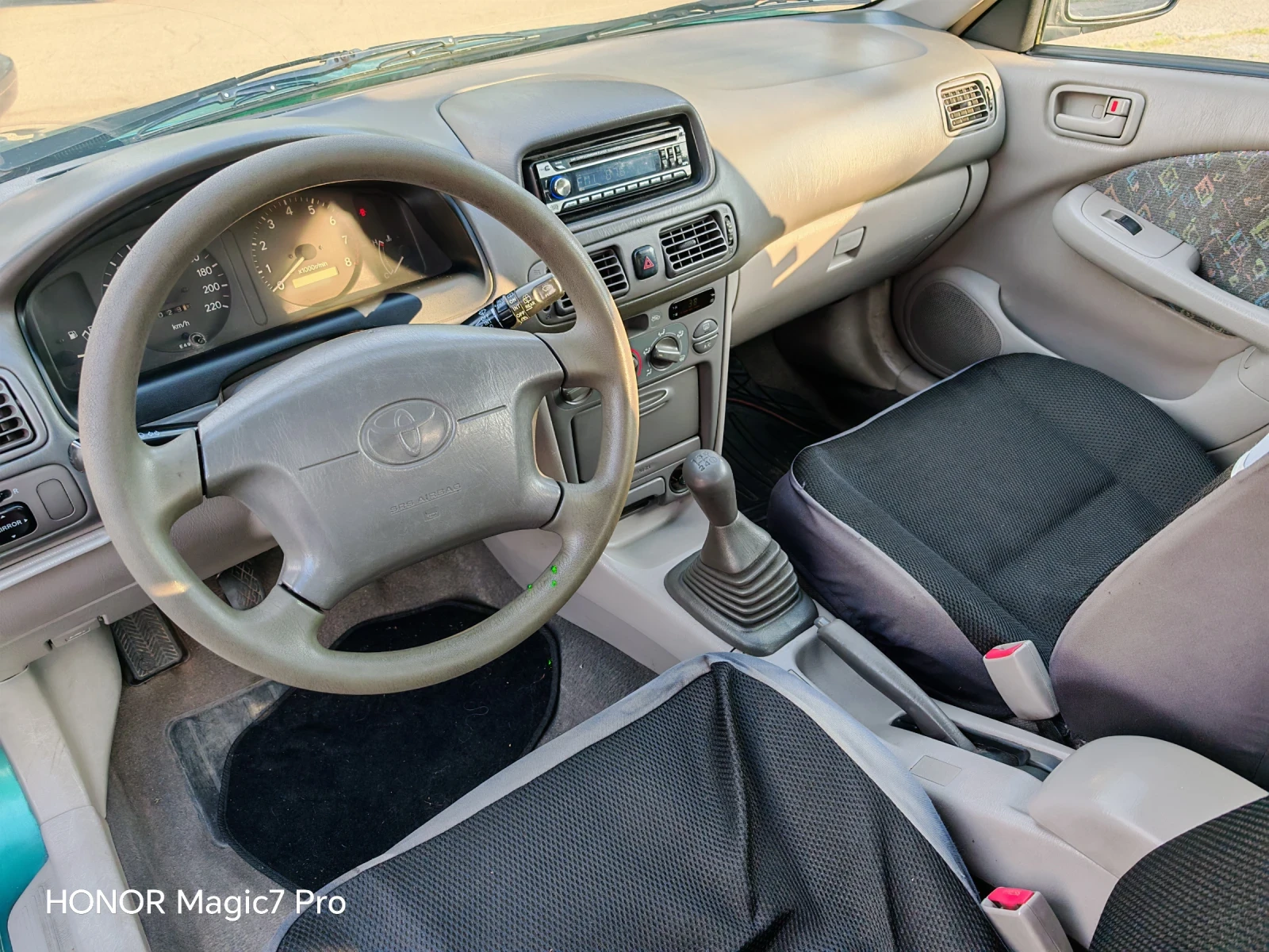 Toyota Corolla Toyota Corolla 1.3i 86 к.с. Климатик / Поддържана, снимка 16 - Автомобили и джипове - 55007393