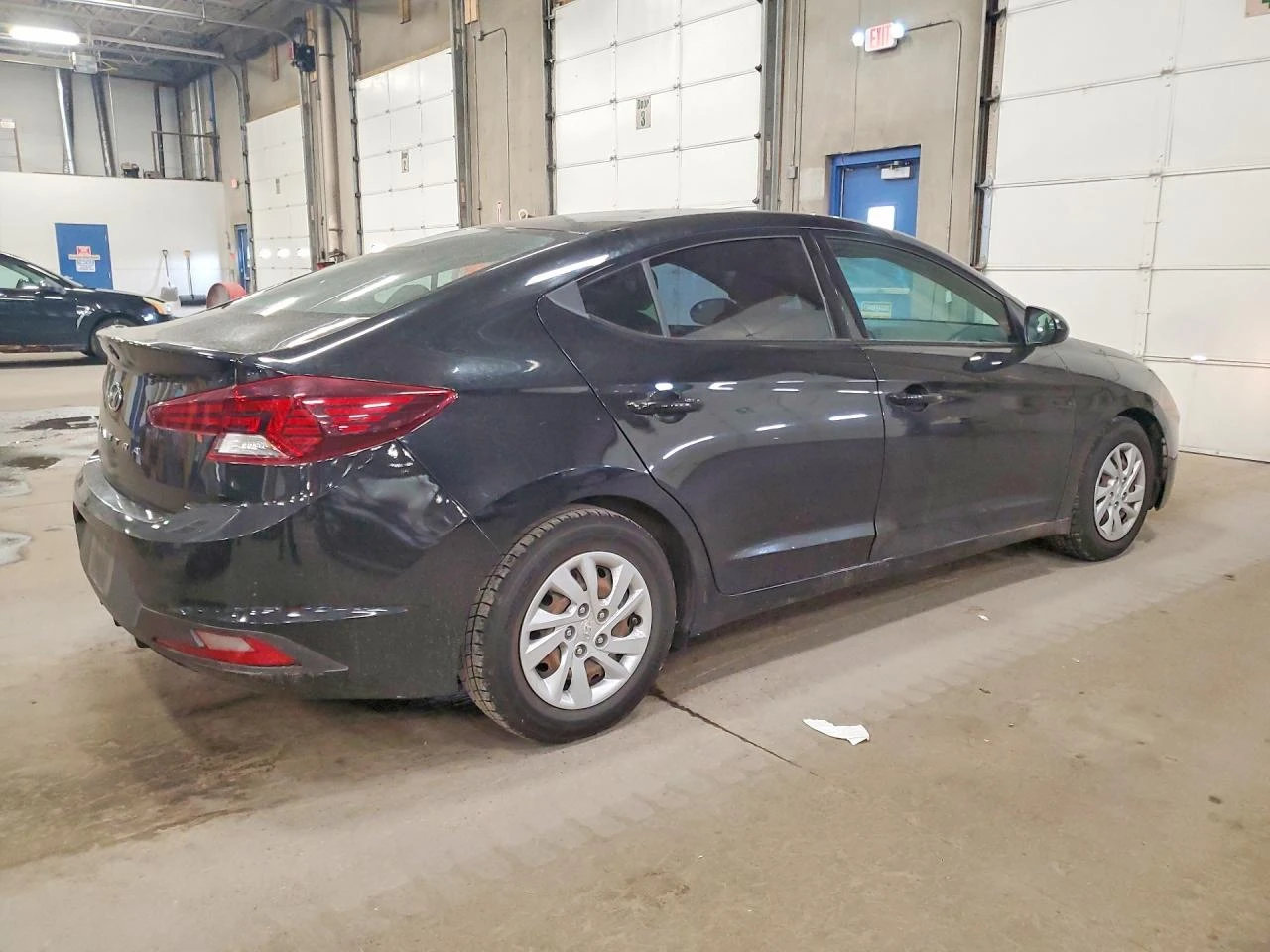 Hyundai Elantra 2.0l Se, снимка 3 - Автомобили и джипове - 56202576