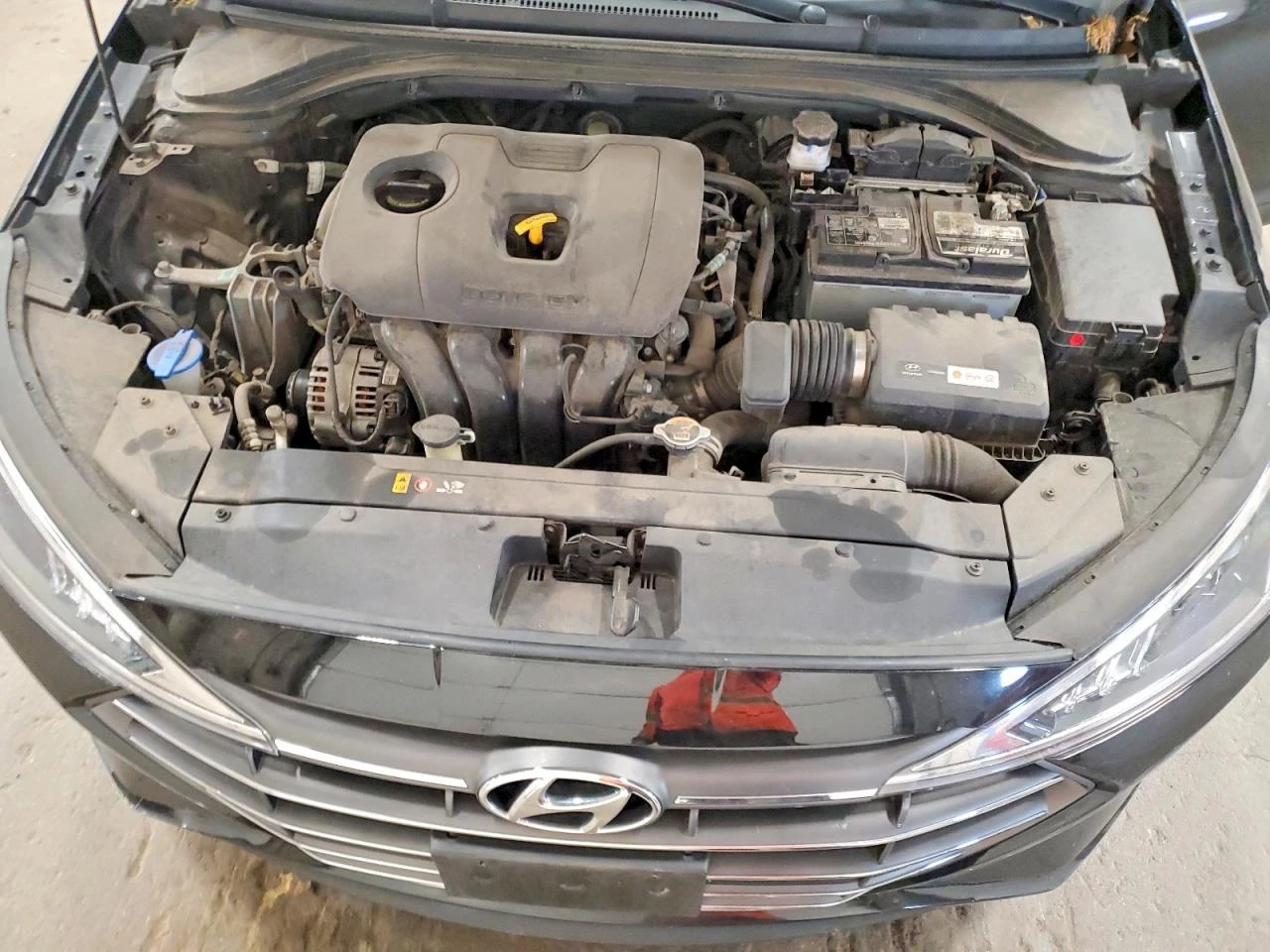 Hyundai Elantra 2.0l Se, снимка 11 - Автомобили и джипове - 56202576