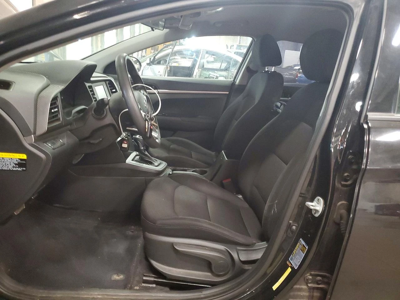 Hyundai Elantra 2.0l Se, снимка 7 - Автомобили и джипове - 56202576