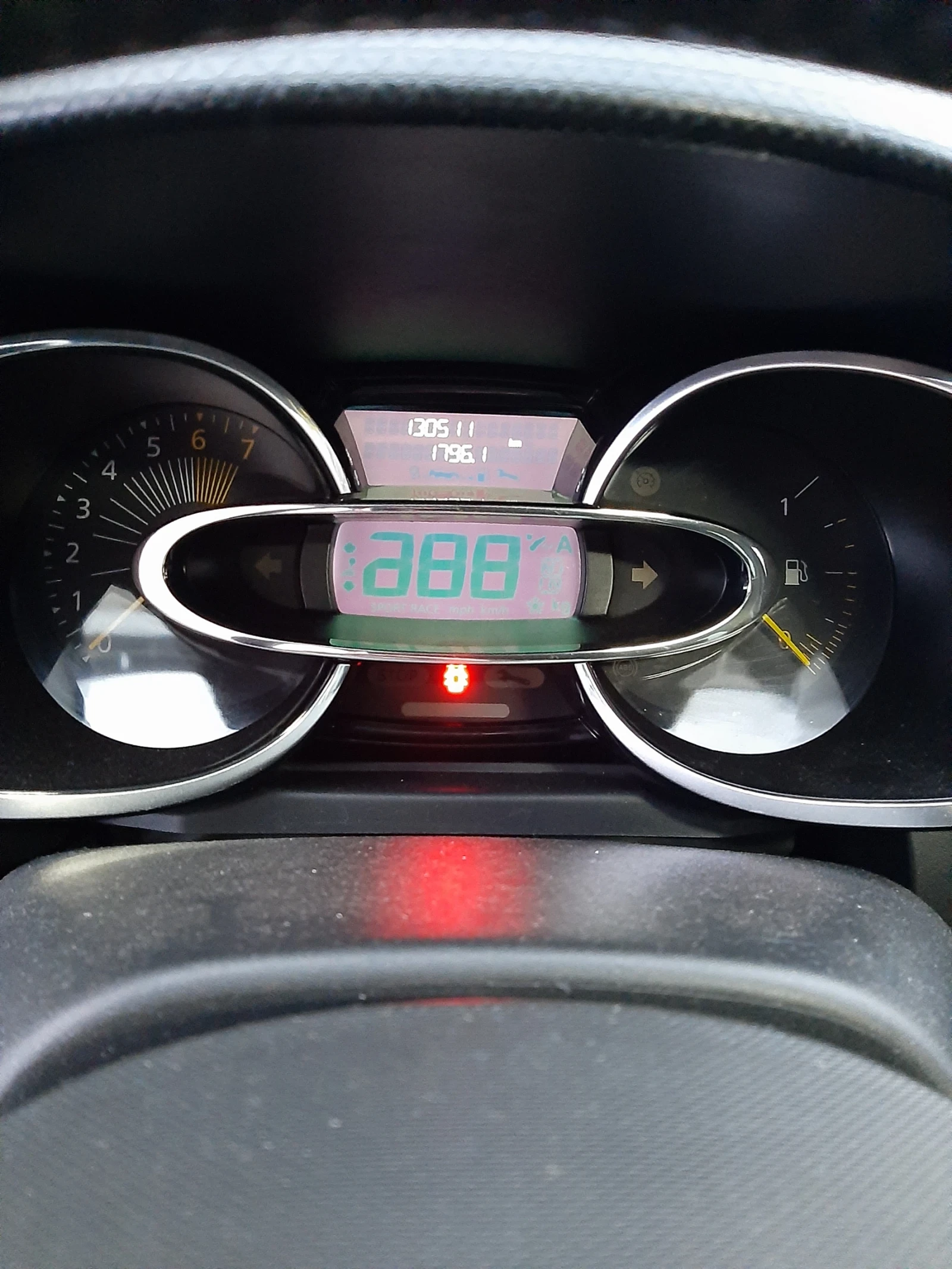Renault Clio, снимка 7 - Автомобили и джипове - 56245544