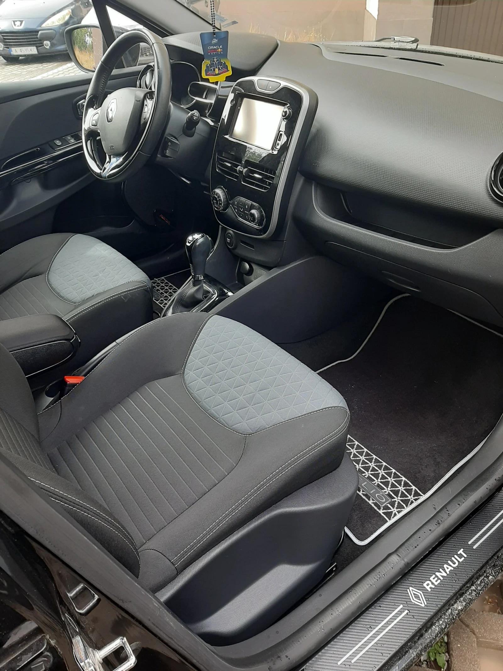 Renault Clio, снимка 3 - Автомобили и джипове - 56245544