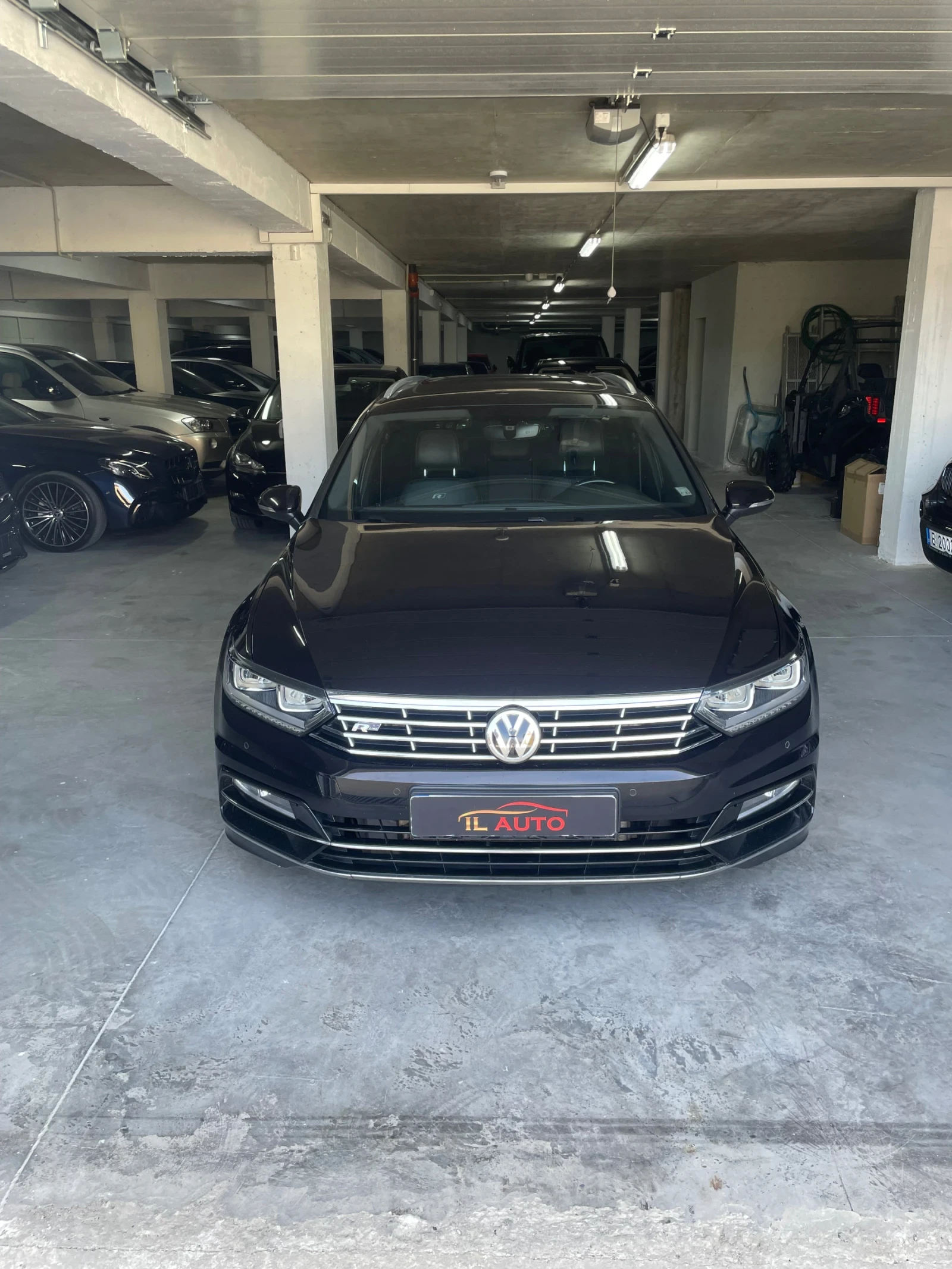 VW Passat 4x4/B8/3xRline/дистр/каме/панор/лед адаптив/ФУЛЛ