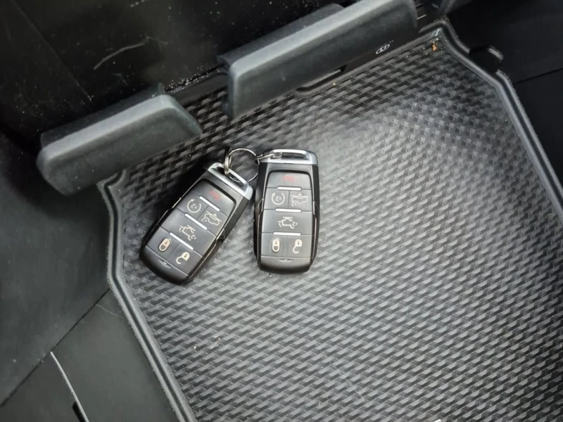 Dodge RAM 1500 LIMITED 4X4 CREW CAB 5'7" BOX  CARFAX, снимка 8 - Автомобили и джипове - 53465836