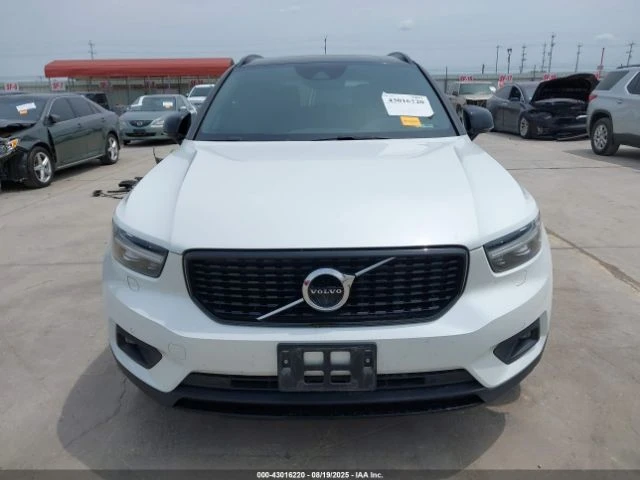 Volvo XC40 T5* R-DESIGN* АВТО КРЕДИТ - изображение 2
