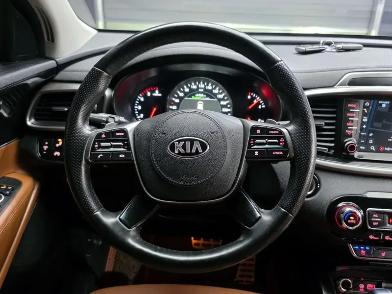 Kia Sorento 2.2 4Wd Noblesse Special - САМО 30% АВАНС!, снимка 13 - Автомобили и джипове - 55474400