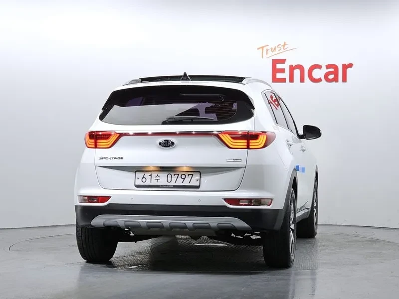 Kia Sportage 1.7 2Wd Noblesse, снимка 4 - Автомобили и джипове - 55889408