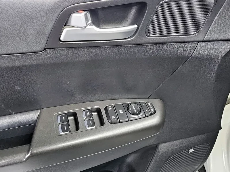 Kia Sportage 1.7 2Wd Noblesse, снимка 14 - Автомобили и джипове - 55889408
