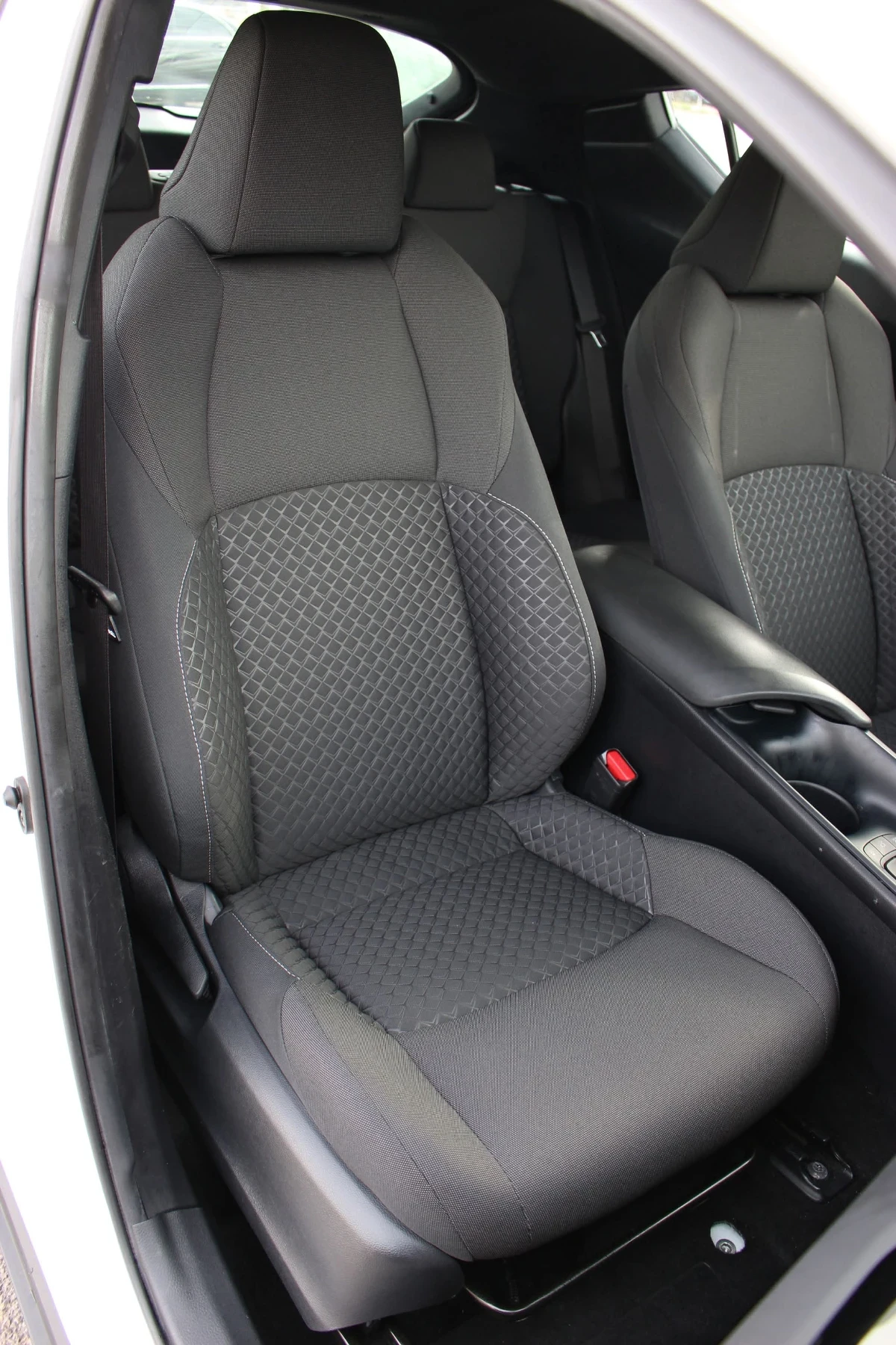 Toyota C-HR 1.8 HYBRID/ / /  | Mobile.bg   11