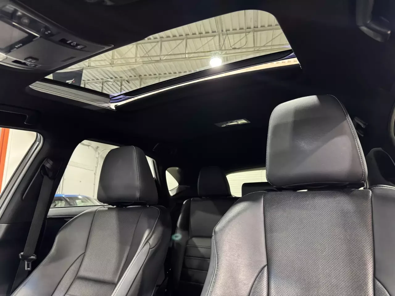 Lexus NX 200t F-Sport* ПОДГРЕВ* КАМЕРИ*  - изображение 8