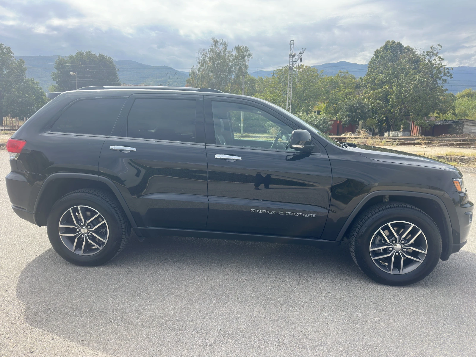 Jeep Grand cherokee  - изображение 4