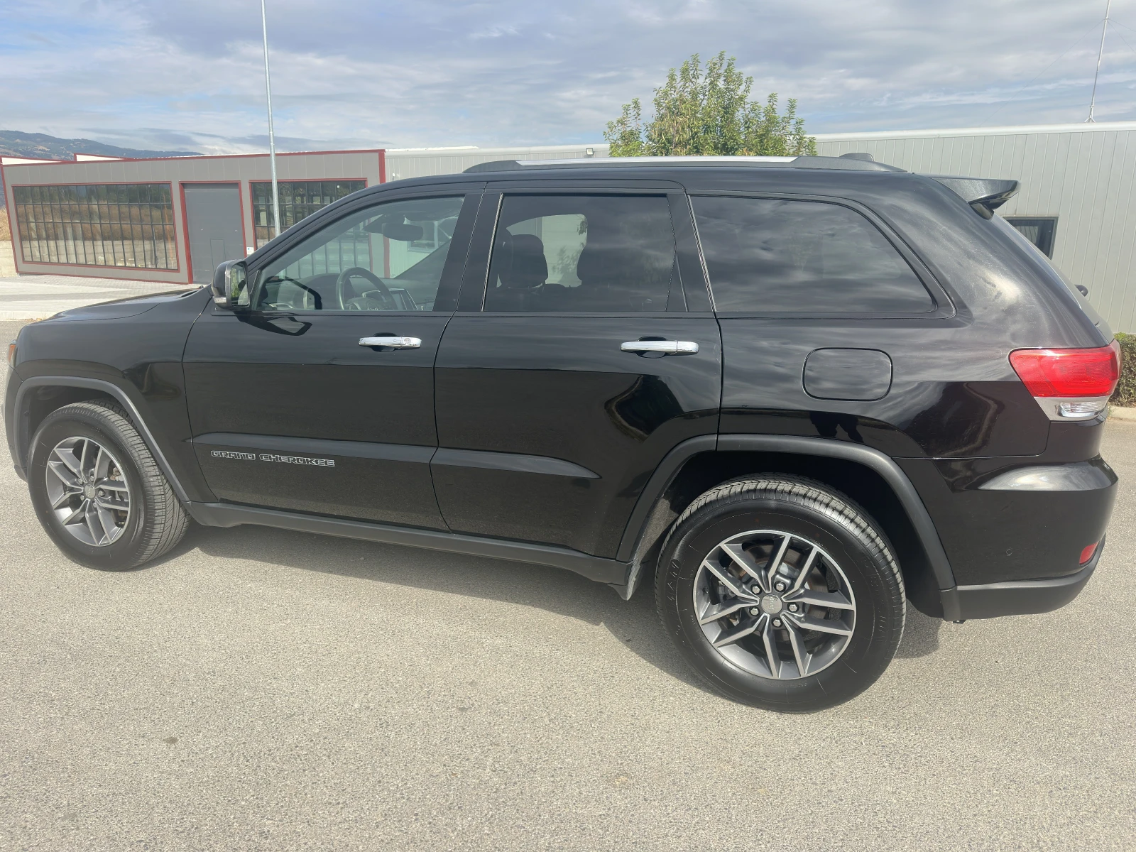 Jeep Grand cherokee  - изображение 3