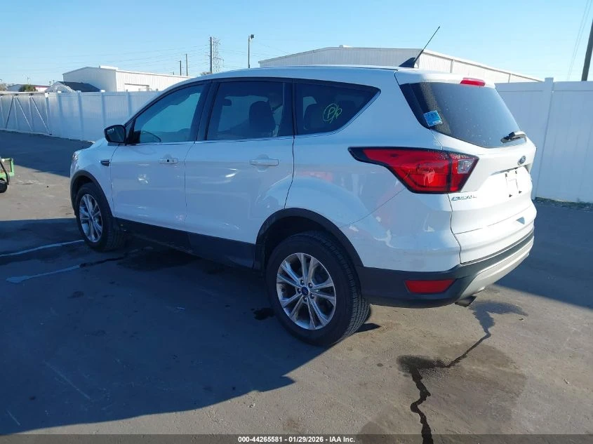 Ford Escape 1.5l Se - изображение 3