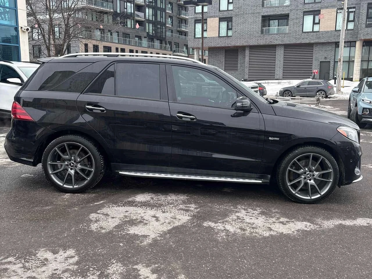Mercedes-Benz GLE 43 AMG * CARFAX * ЦЕНА ДО БГ, снимка 4 - Автомобили и джипове - 53710179