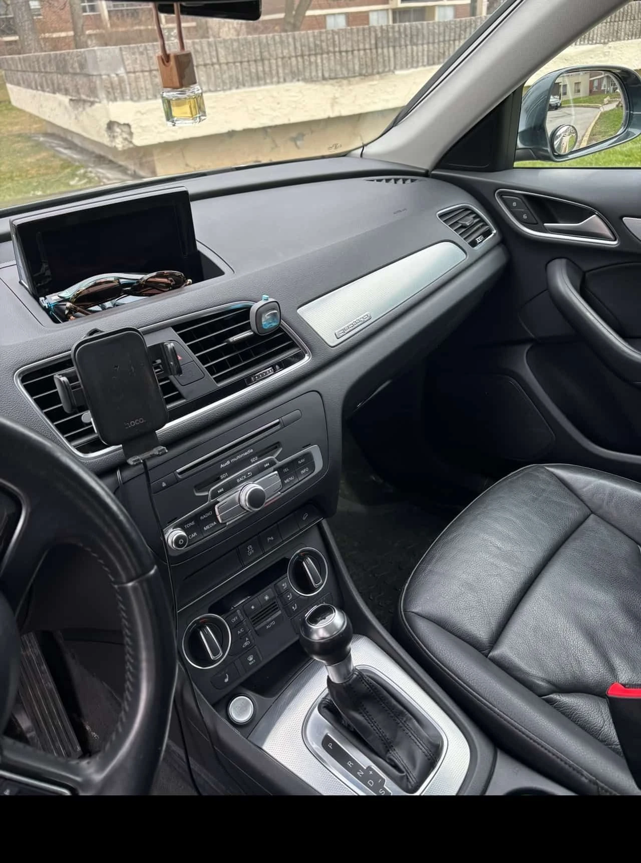 Audi Q3 PROGRESSIV/CARFAX/ПАНОРАМА/ПОДГРЕВИ/ВТОРИ ГУМИ, снимка 9 - Автомобили и джипове - 54071951