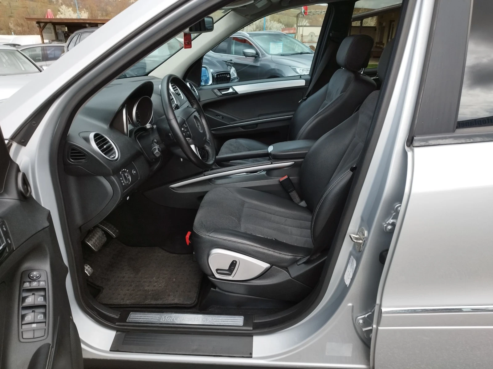 Mercedes-Benz ML 320 CDI AVANGARDE, снимка 9 - Автомобили и джипове - 54084607