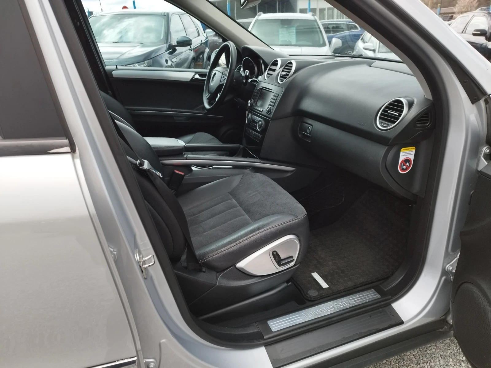 Mercedes-Benz ML 320 CDI AVANGARDE, снимка 11 - Автомобили и джипове - 54084607