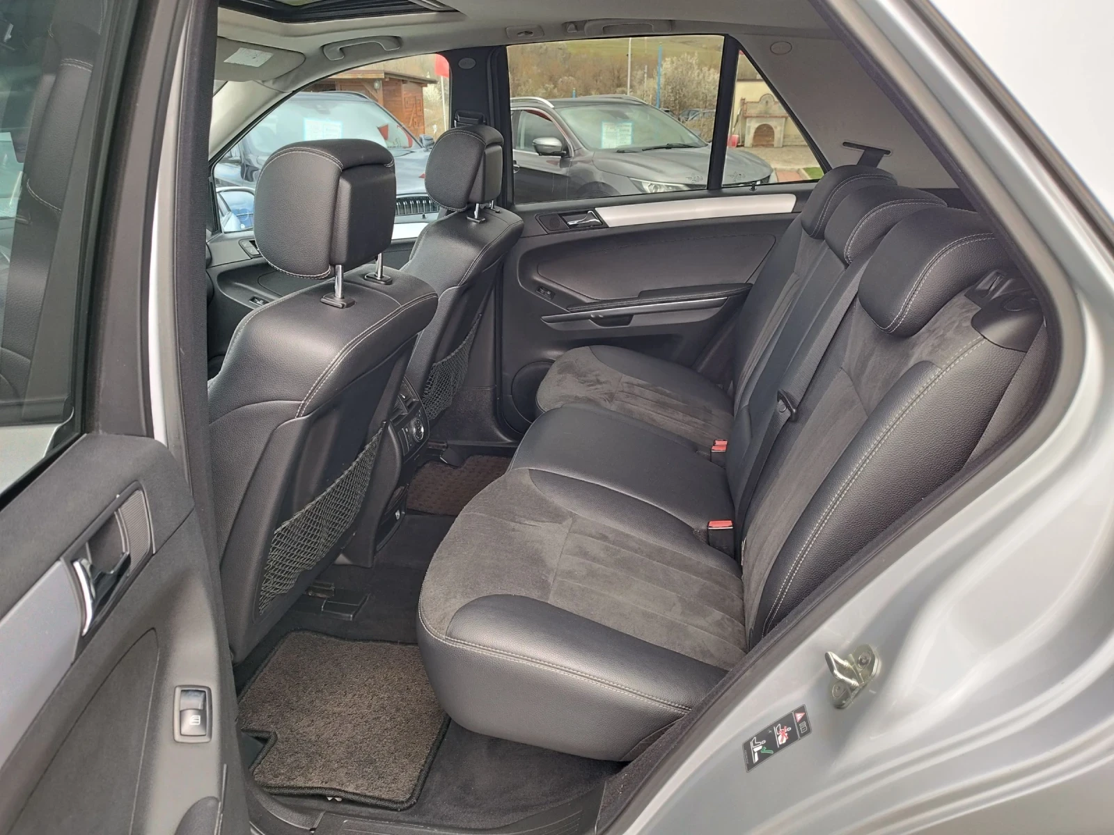 Mercedes-Benz ML 320 CDI AVANGARDE, снимка 10 - Автомобили и джипове - 54084607