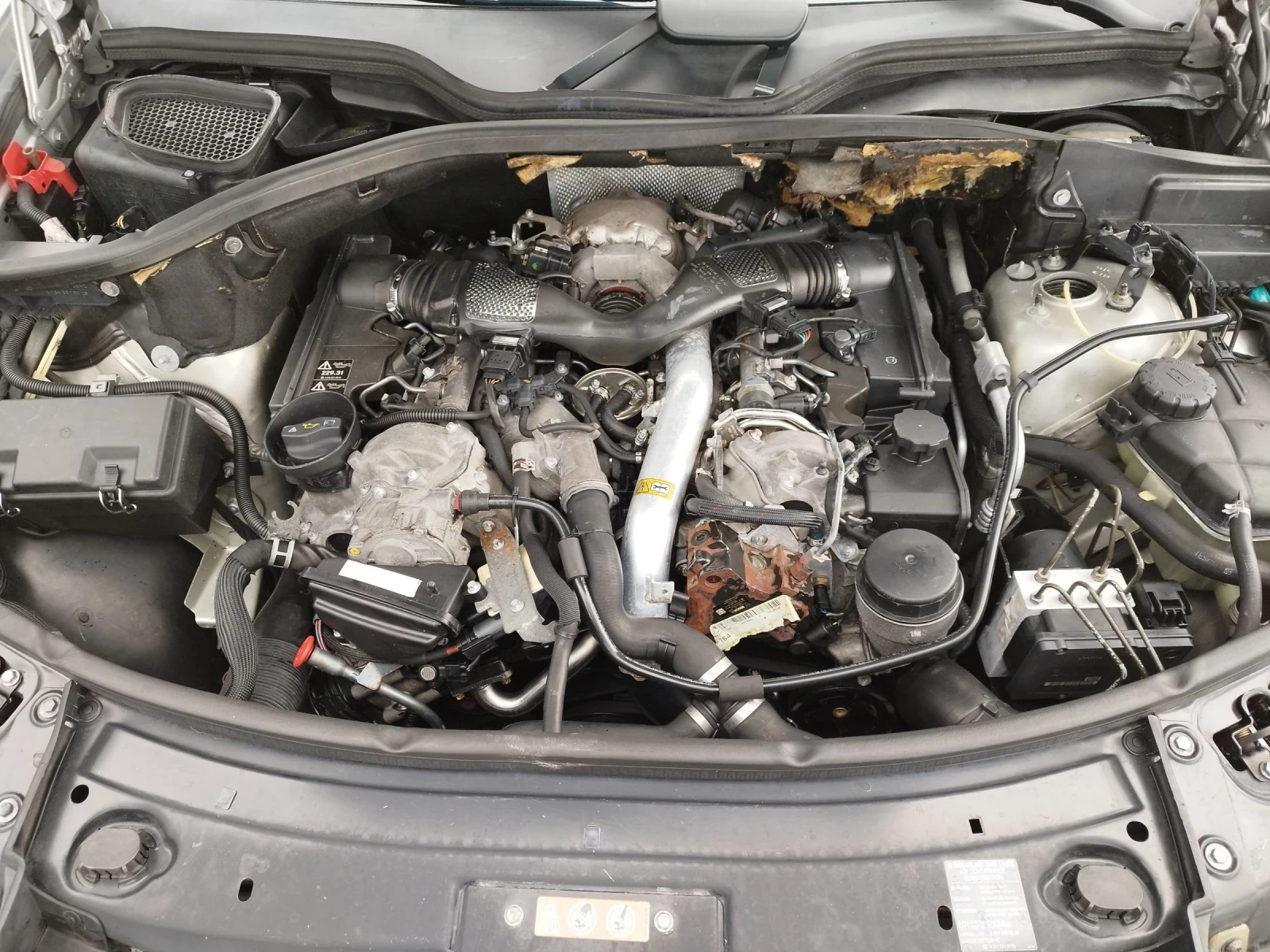 Mercedes-Benz ML 320 CDI AVANGARDE, снимка 16 - Автомобили и джипове - 54084607