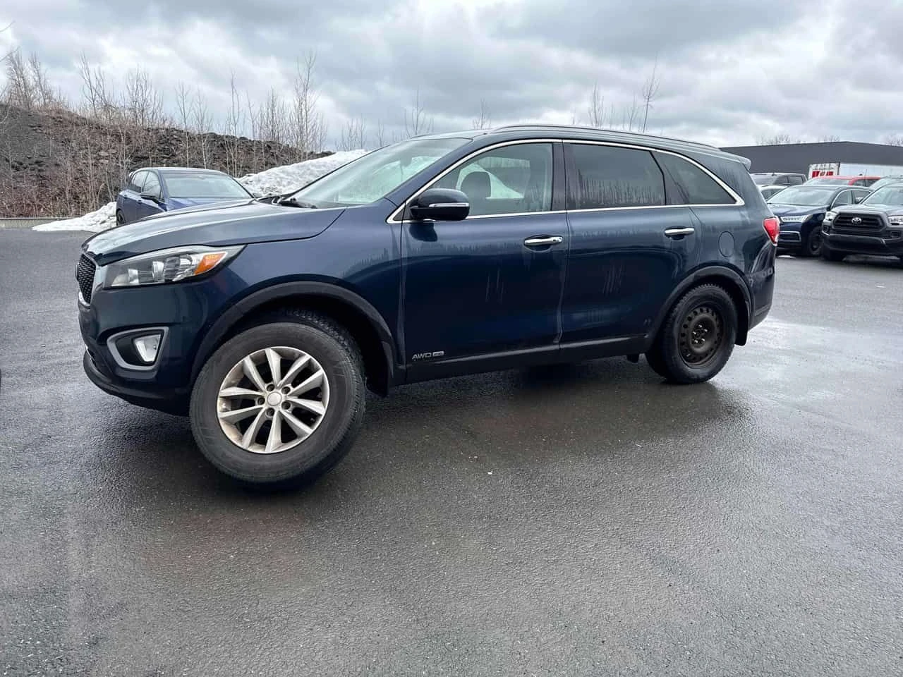 Kia Sorento LX V6/ПОДГРЕВИ/ВТОРИ ГУМИ И ДЖАНТИ, снимка 3 - Автомобили и джипове - 54184519