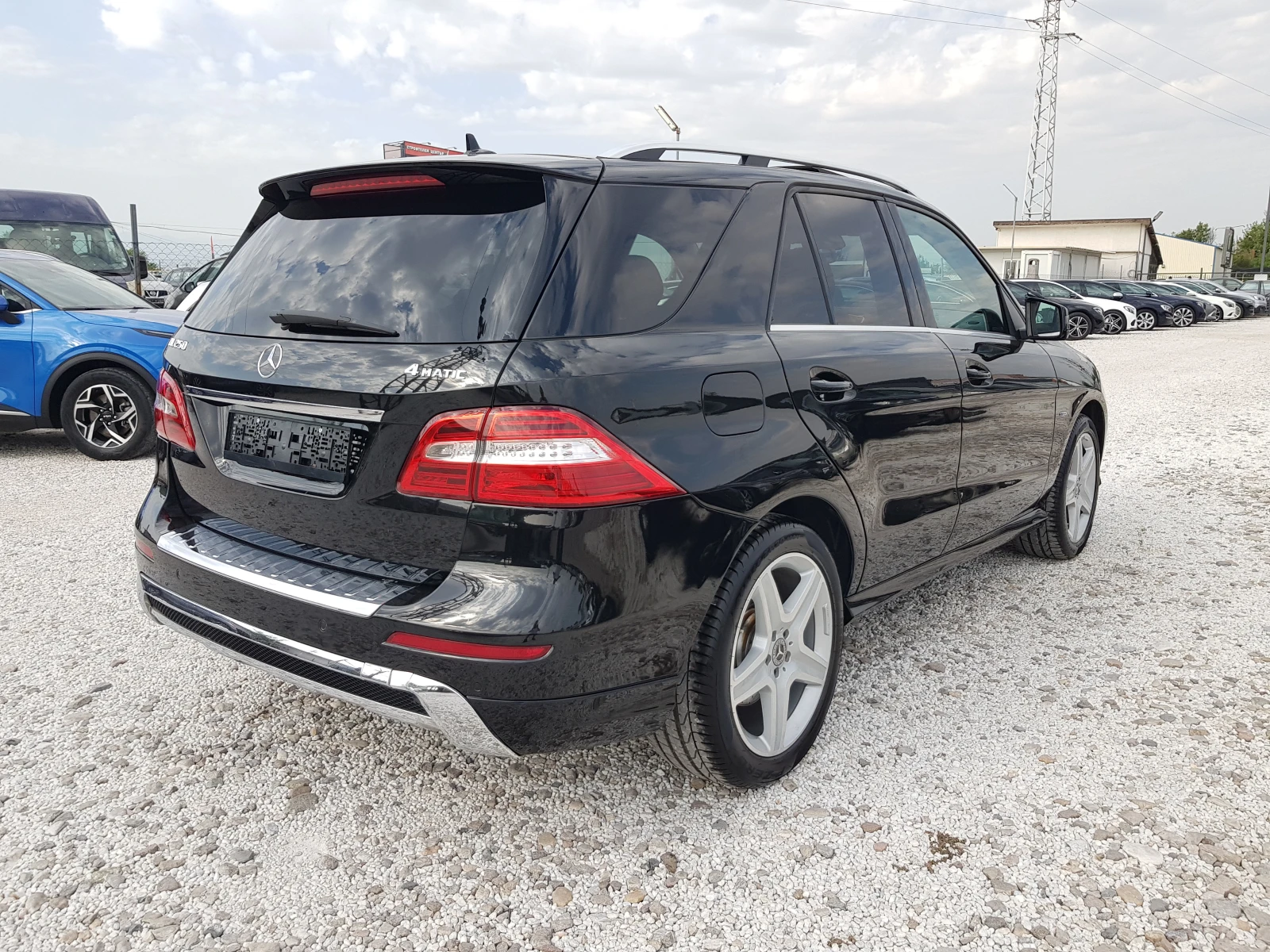 Mercedes-Benz ML 250 CDI 4matic AMG PREMIUM/ПАНОРАМА/HARMAN KARDON, снимка 5 - Автомобили и джипове - 55815013