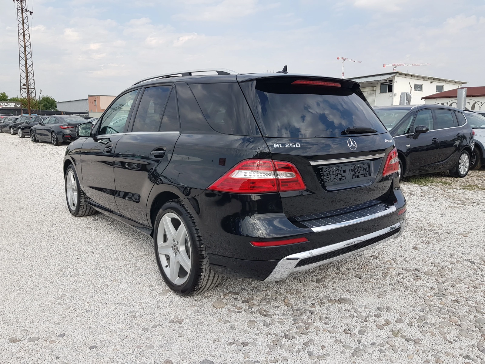 Mercedes-Benz ML 250 CDI 4matic AMG PREMIUM/ПАНОРАМА/HARMAN KARDON, снимка 7 - Автомобили и джипове - 55815013