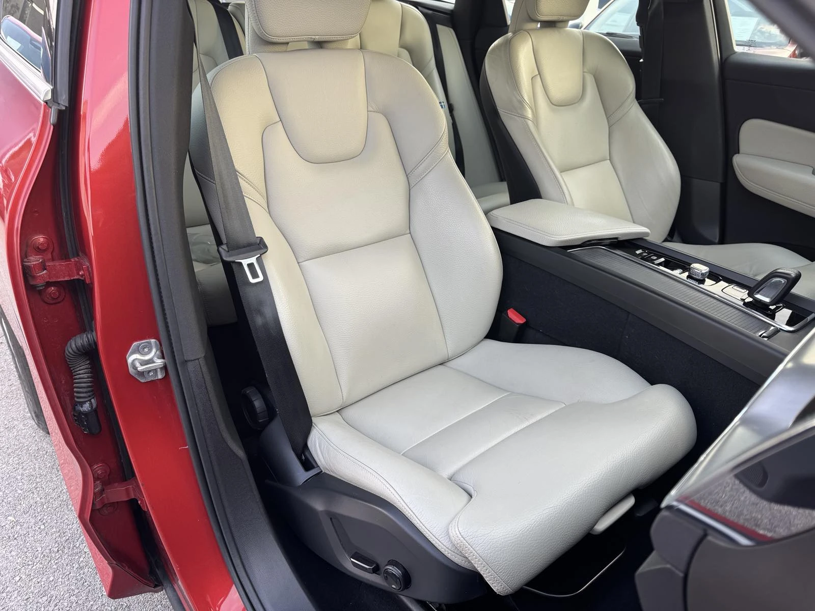 Volvo XC60 T8  PLUG-IN AWD, снимка 9 - Автомобили и джипове - 55898652