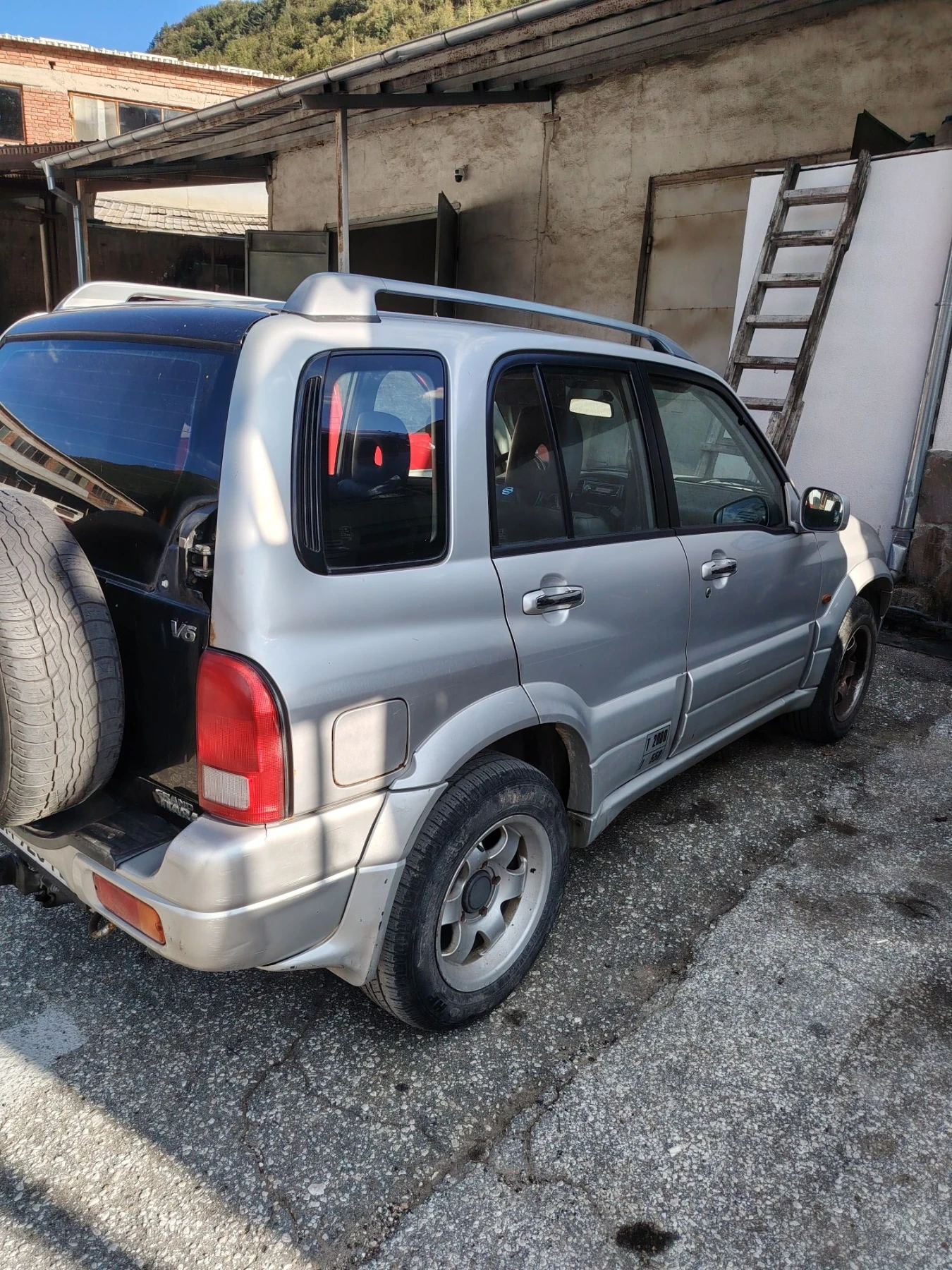 Suzuki Grand vitara 2.0 HDI, снимка 3 - Автомобили и джипове - 56120021