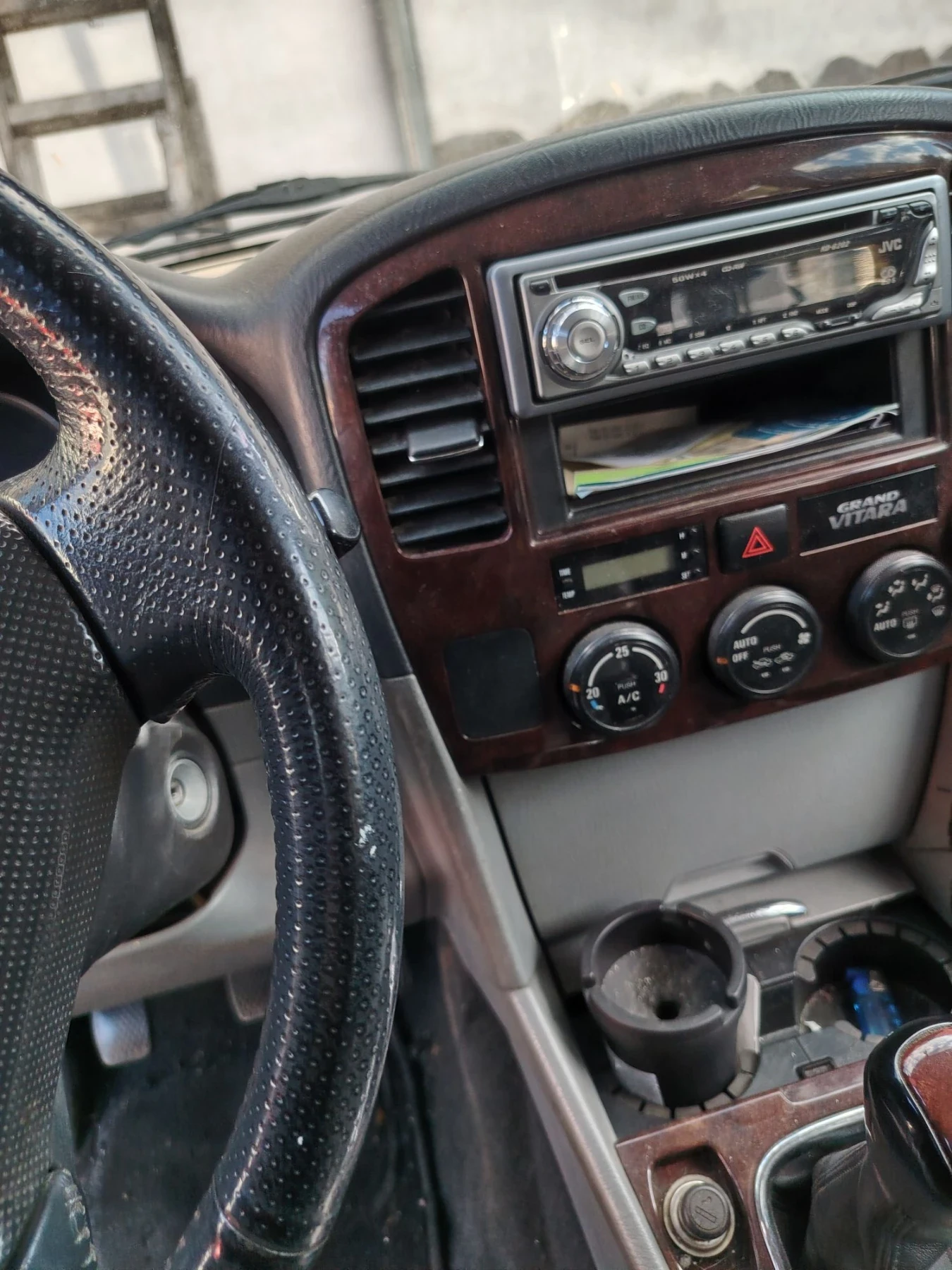 Suzuki Grand vitara 2.0 HDI, снимка 6 - Автомобили и джипове - 56120021