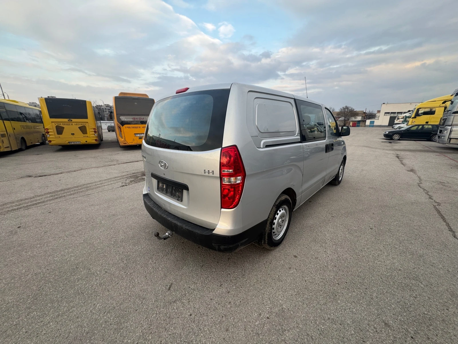 Hyundai H1 2.5 170ps Klima 5+ 1, снимка 6 - Бусове и автобуси - 54021796