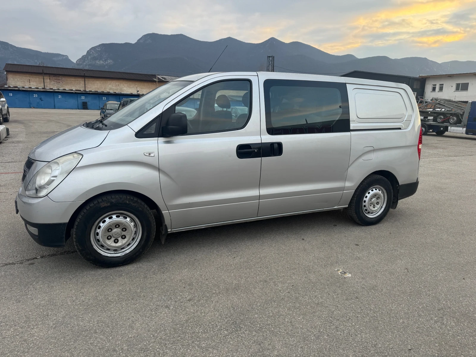 Hyundai H1 2.5 170ps Klima 5+ 1, снимка 4 - Бусове и автобуси - 54021796