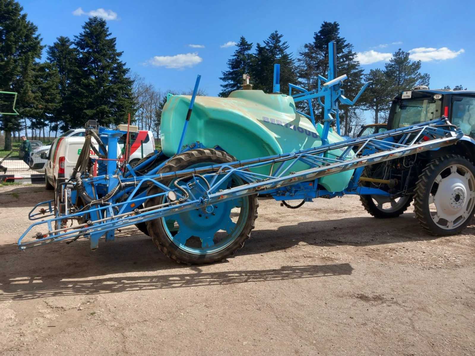 Пръскачка Berthoud TRACKER S 3200, снимка 3 - Селскостопанска техника - 54637684