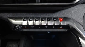 Peugeot 5008 * ALLURE* 360* ПАНО* KEYLESS* Camera* ПОДГРЕВ* , снимка 15