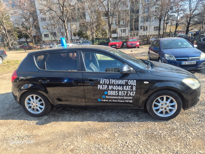 Kia Ceed 1.6 126 к.  Газ, Швейцария, Учебен, снимка 3 - Автомобили и джипове - 49631224