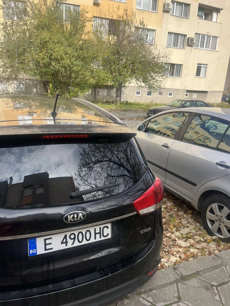 Kia Carens, снимка 7 - Автомобили и джипове - 52531663