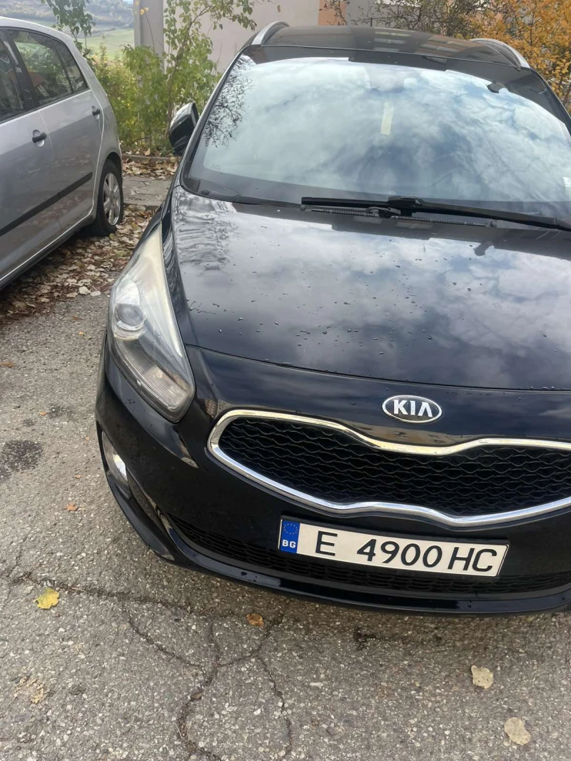 Kia Carens, снимка 2 - Автомобили и джипове - 52531663