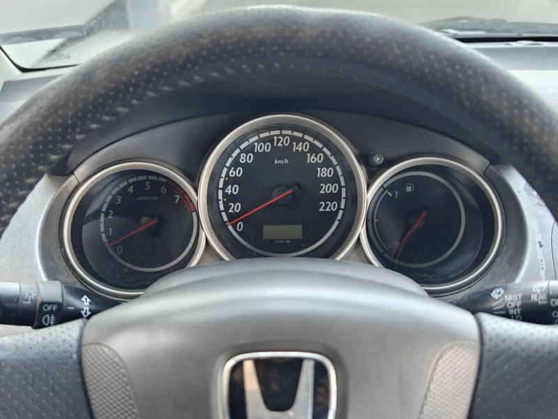 Honda Jazz 1.4i, снимка 9 - Автомобили и джипове - 52862995