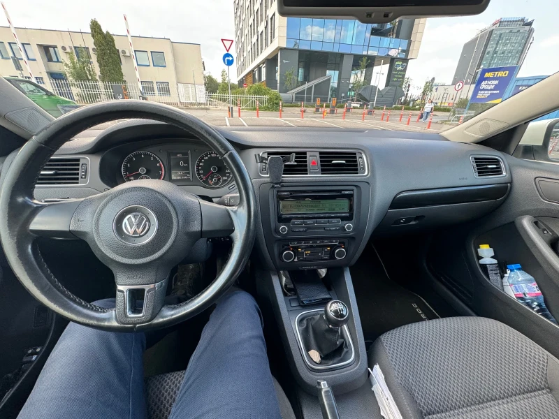 VW Jetta, снимка 10 - Автомобили и джипове - 53112482