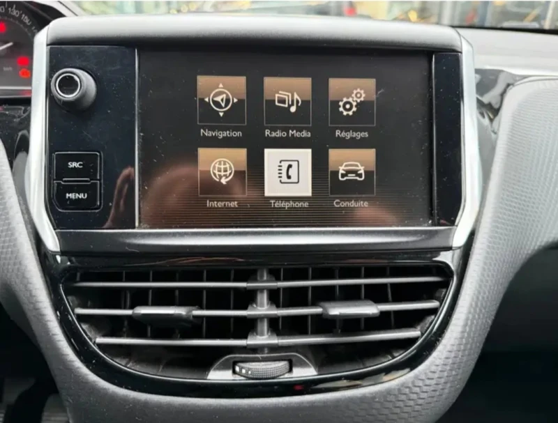 Peugeot 2008 1.6HDI, снимка 10 - Автомобили и джипове - 53395081