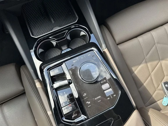 BMW 520 d xDrive = M-Sport = Гаранция, снимка 10 - Автомобили и джипове - 55406203