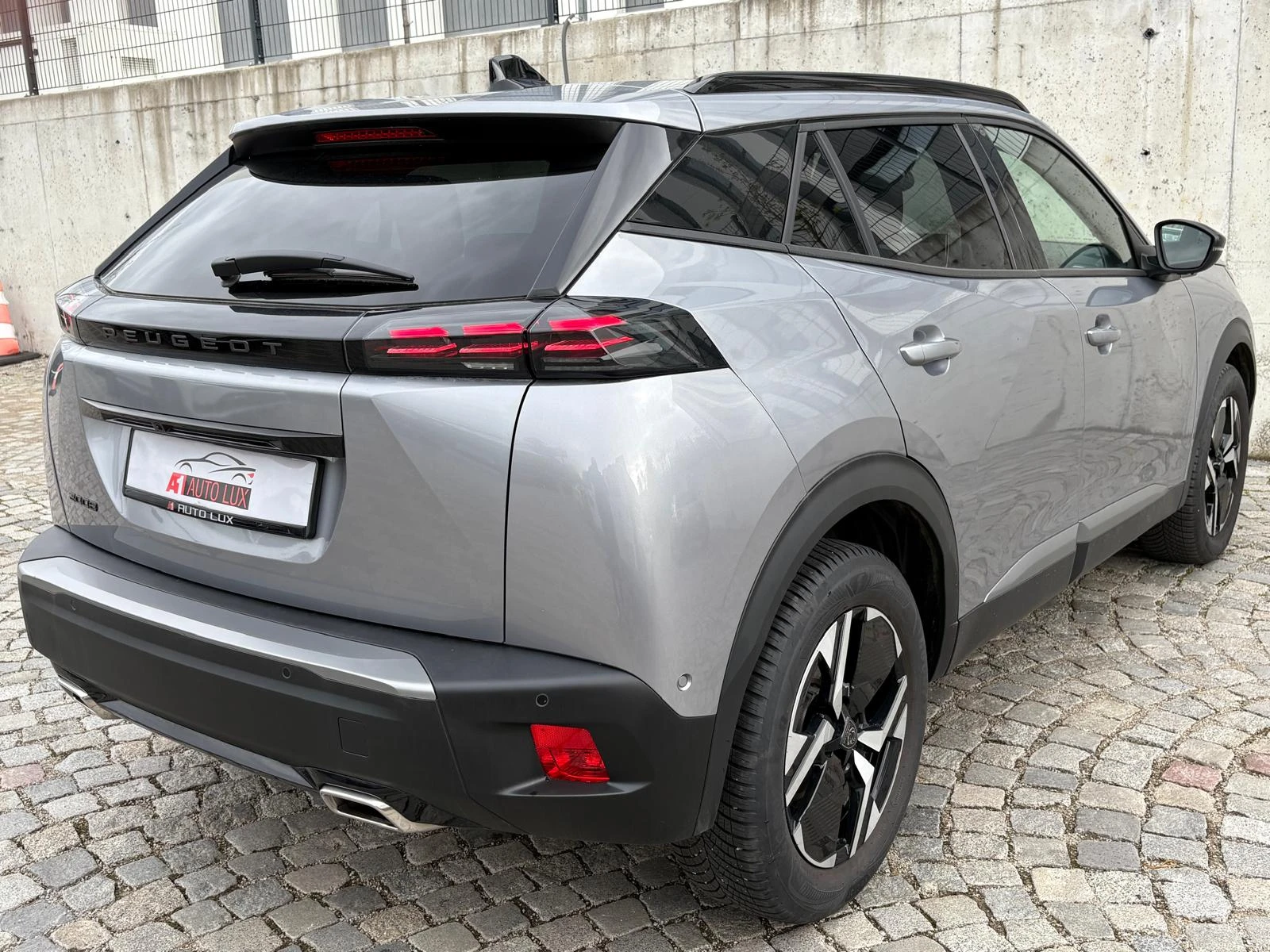 Peugeot 2008 Pure-Tech/Allure/NAVI/360/Key/16хил.км./Гаранция! - изображение 6