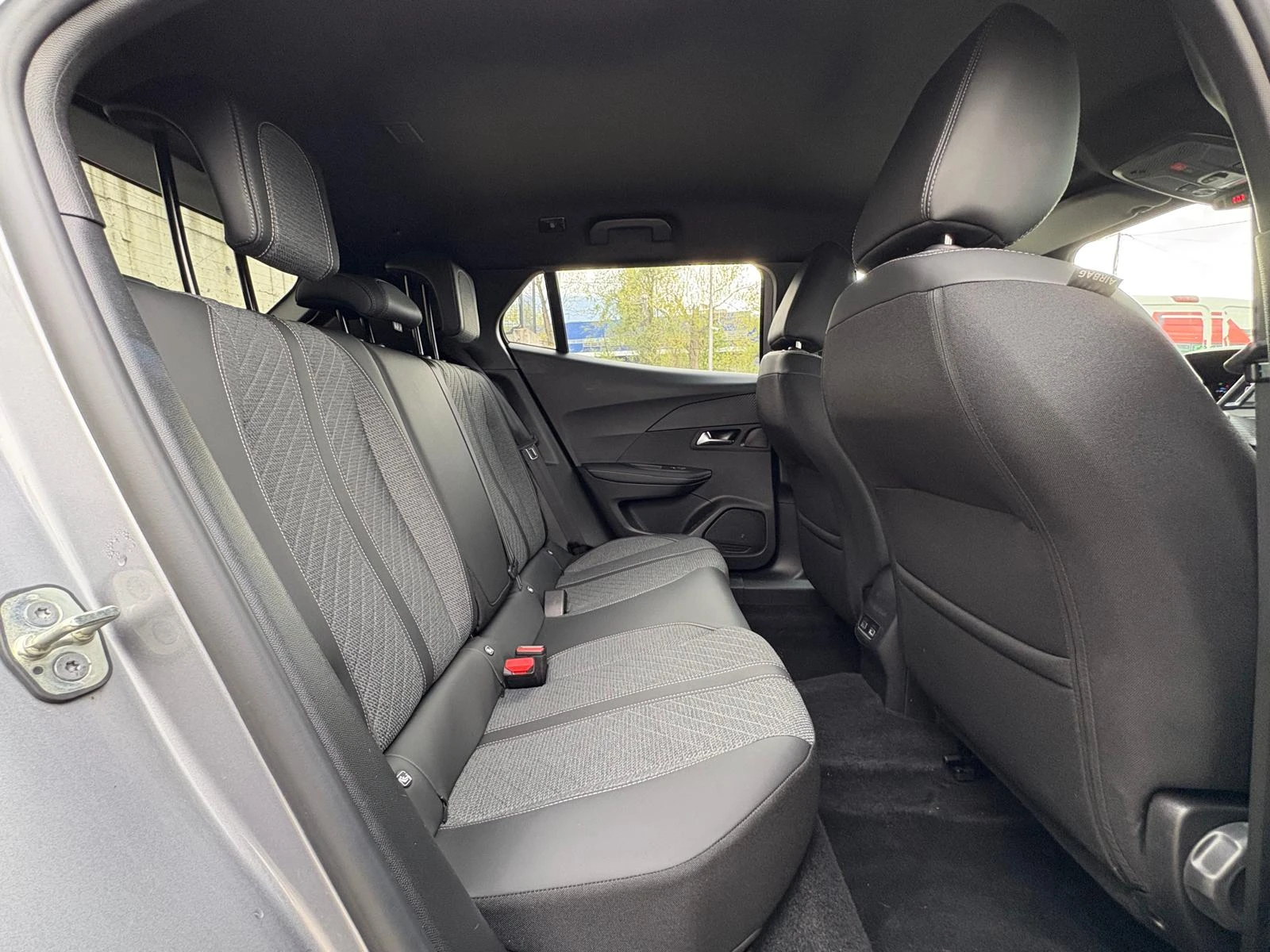 Peugeot 2008 Pure-Tech/Allure/NAVI/360/Key/16хил.км./Гаранция! - изображение 10