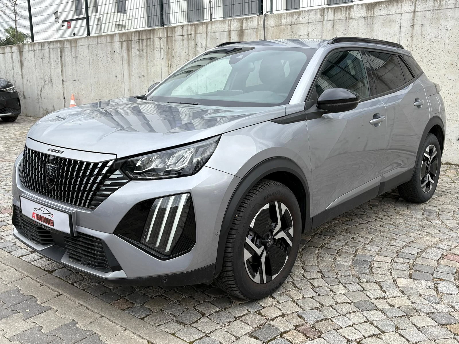 Peugeot 2008 Pure-Tech/Allure/NAVI/360/Key/16хил.км./Гаранция! - изображение 2