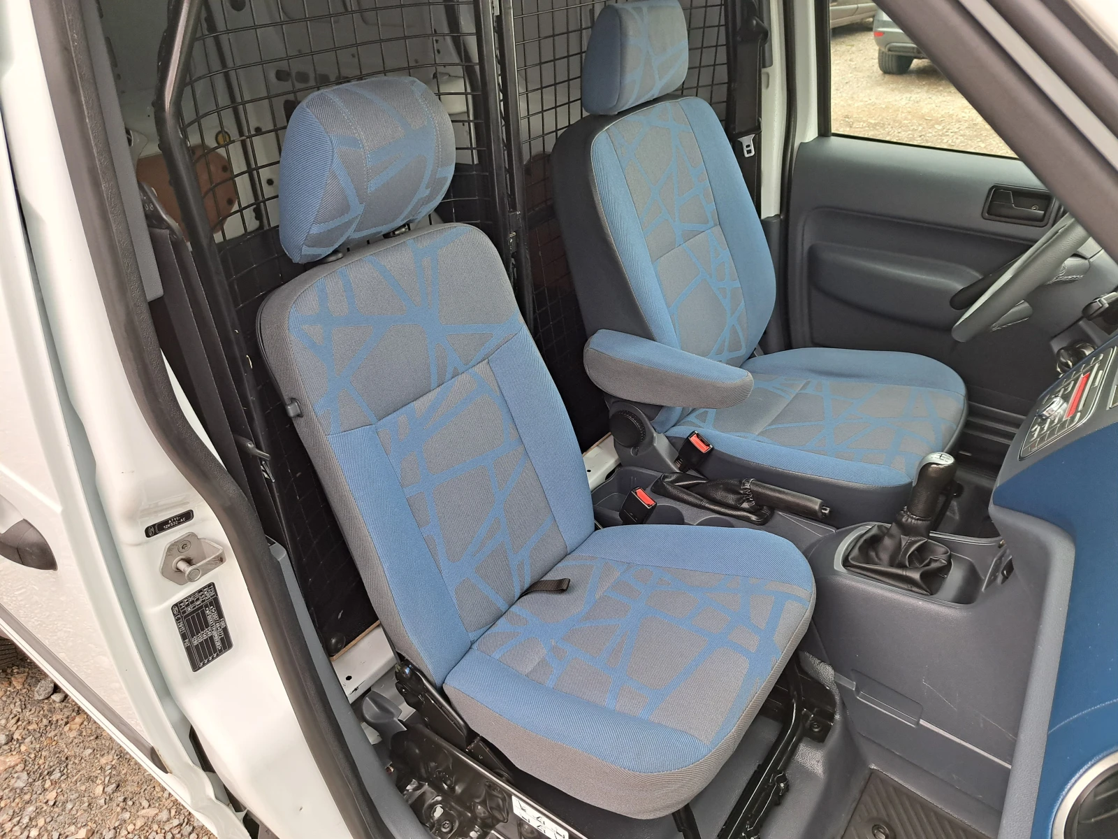 Ford Connect 1.8TDCI* 110PS* MAXI* КЛИМА* 2 СТР.ВРАТИ* ПАРКТР. - изображение 8