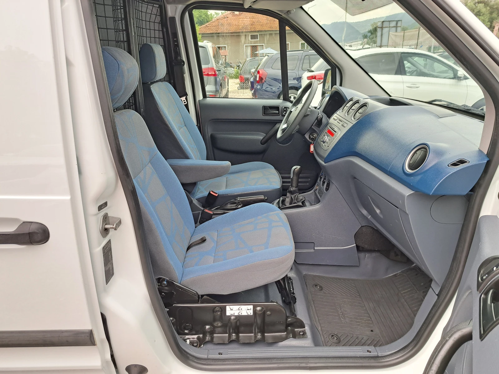 Ford Connect 1.8TDCI* 110PS* MAXI* КЛИМА* 2 СТР.ВРАТИ* ПАРКТР. - изображение 7