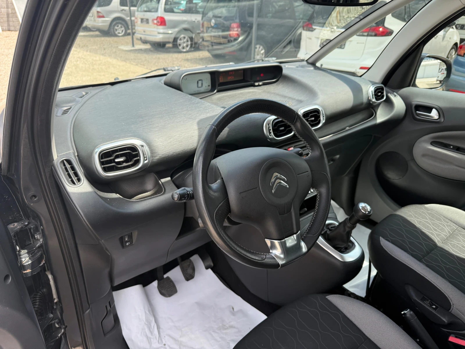 Citroen C3 Picasso 1.6d 100hp EVRO6 - изображение 8