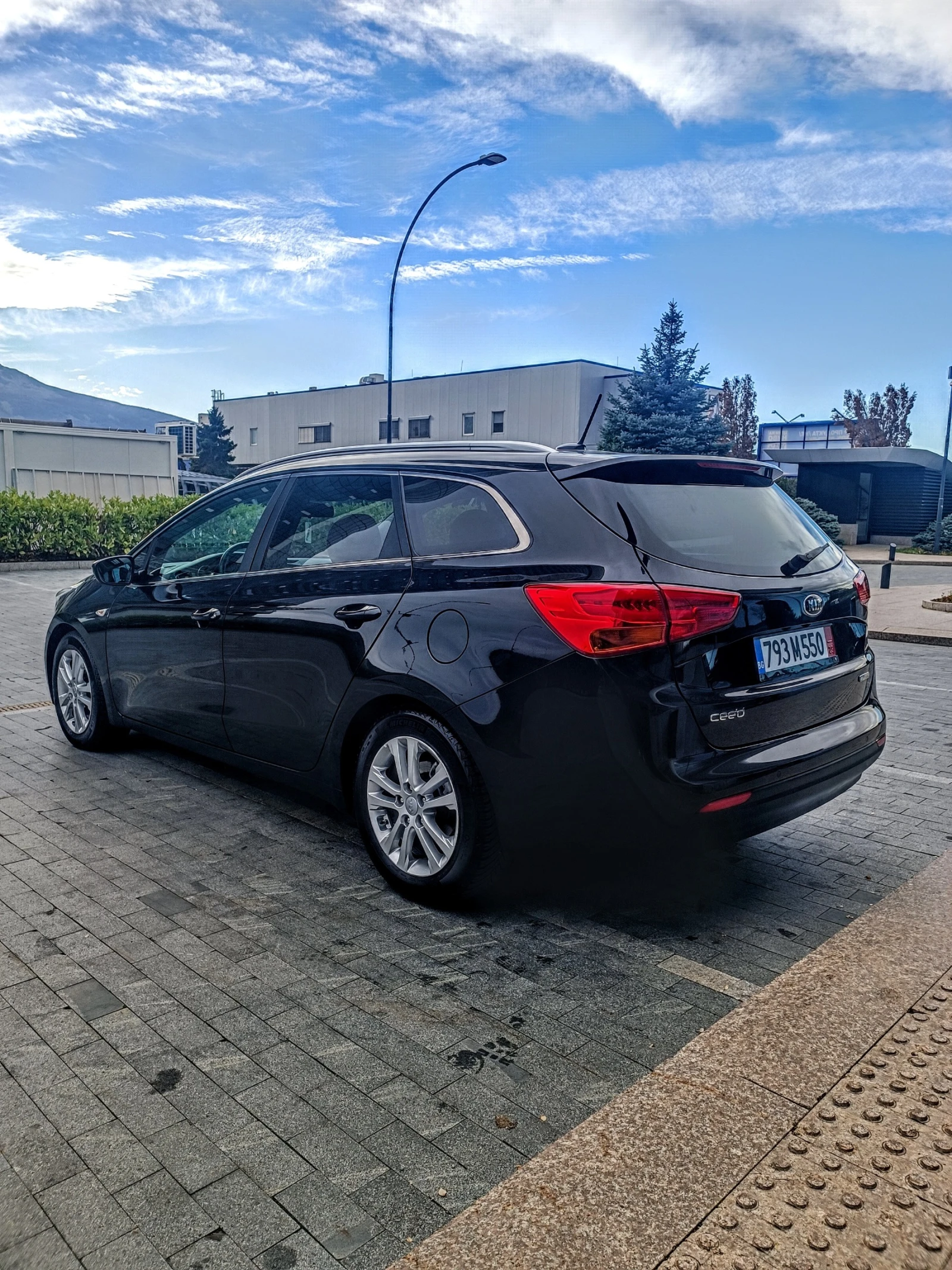 Kia Ceed 1.6 CRDI, LED | NAVI | КАМЕРА | КЛИМАТРОНИК - изображение 6