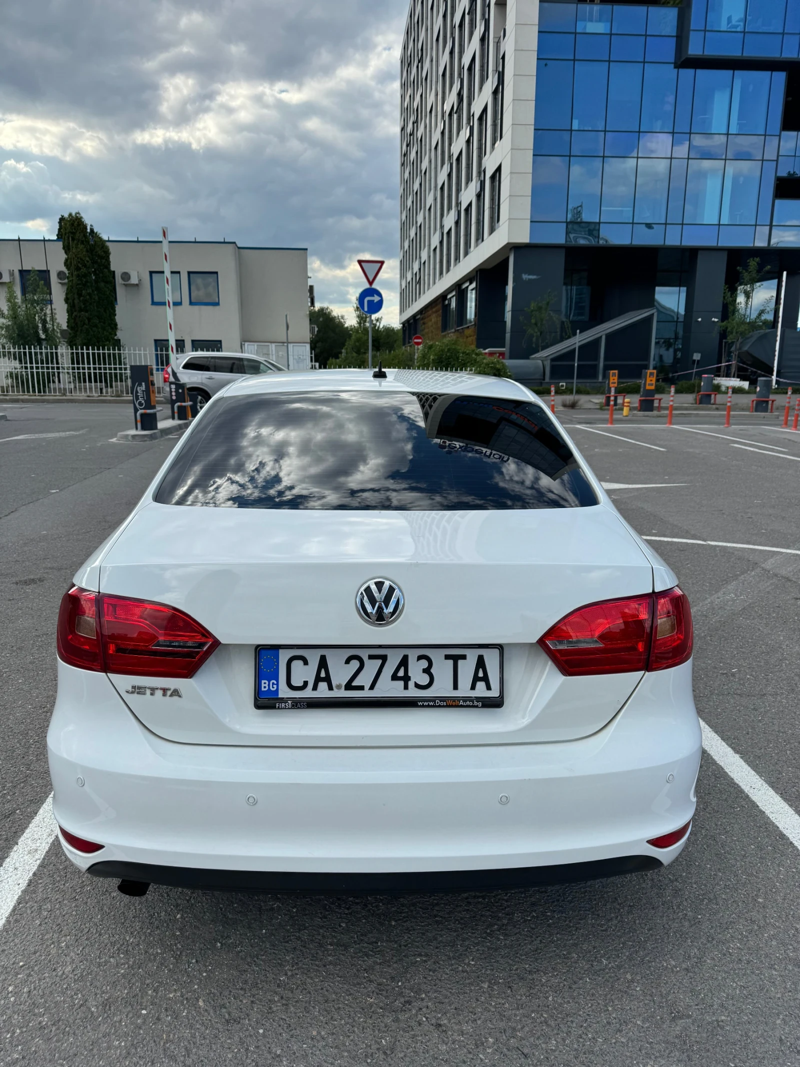 VW Jetta  - изображение 8